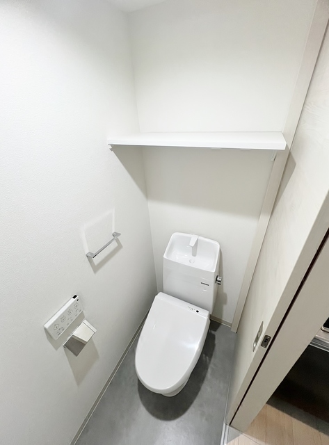 阪急京都線 十三駅 徒歩12分 4階建 築2年のトイレ写真