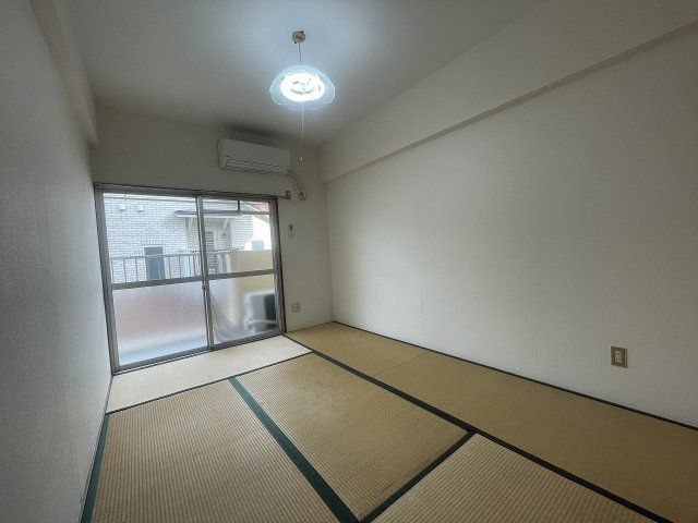 ビラ三秀中山の内装写真