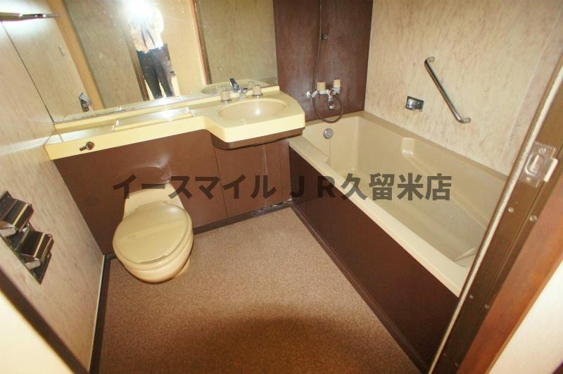 西鉄天神大牟田線 花畑駅 徒歩15分 9階建 築38年のトイレ写真