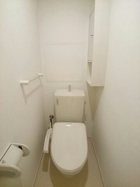 ＪＲ高崎線 深谷駅 3階建 築12年のトイレ写真