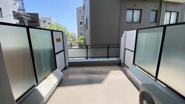 バルコニー　写真は同マンションの他のお部屋です