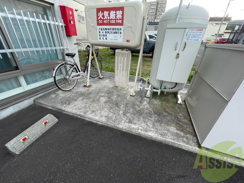 地下鉄東西線 宮の沢駅 徒歩8分 4階建 築11年の外観写真