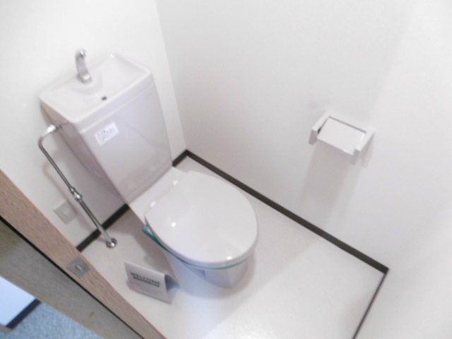 ＪＲ京浜東北線 川崎駅 徒歩7分 8階建 築20年のトイレ写真