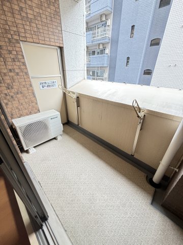 ＪＲ東海道本線 新大阪駅 徒歩3分 15階建 築22年の内装写真