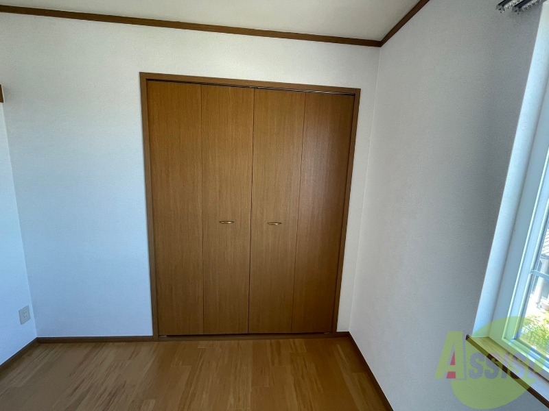 収納　こちらはクローゼットになります。衣類の収納に良さそうです。