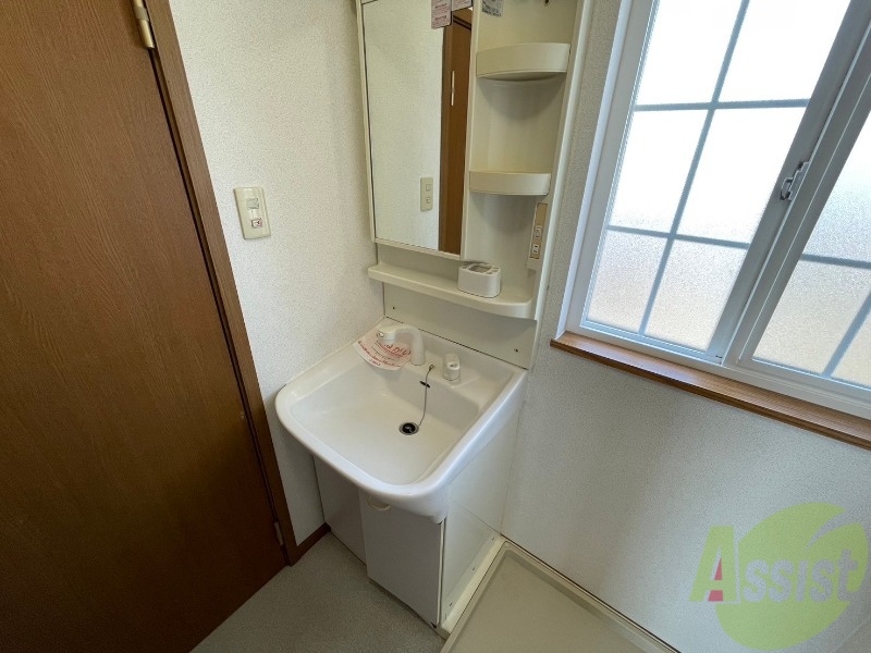 洗面設備　こちらは洗面台になります。シャンプーどれさー仕様です。