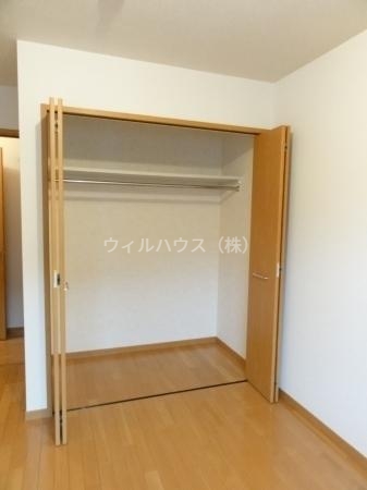 リビングタウン狭山池F棟の内装写真