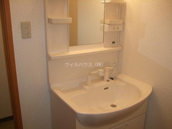 リビングタウン狭山池F棟の内装写真