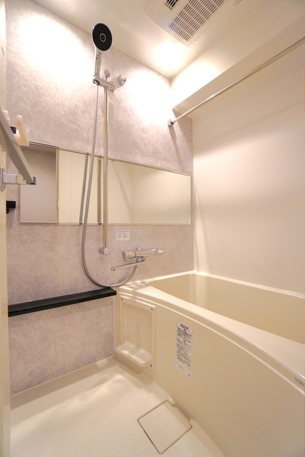 バス・シャワールーム　※写真は同タイプ住戸です。