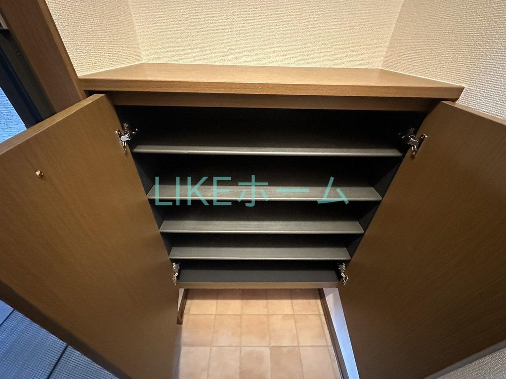 マークサウンドVの玄関写真