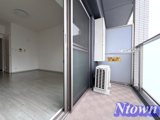バルコニー　開放的で明るい空間を演出してくれるバルコニーです