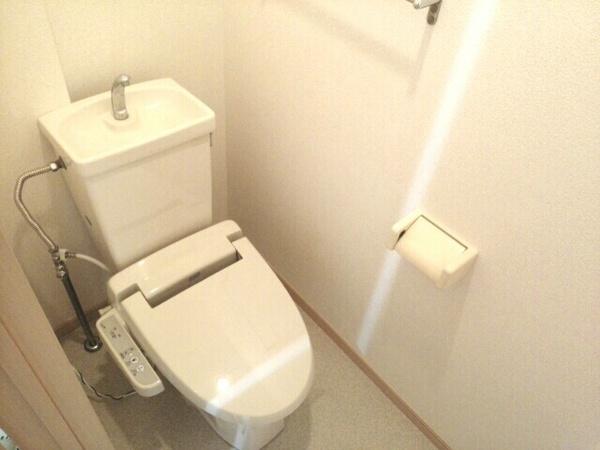 近鉄大阪線 河内国分駅 徒歩12分 2階建 築34年のトイレ写真