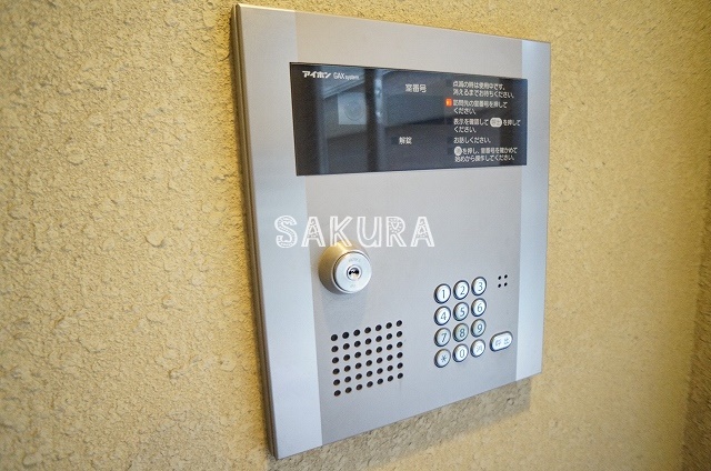 セキュリティ　不審者、勧誘員をシャットアウトできるオートロックです♪
