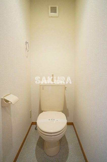 トイレ　落ち着いた色調のトイレです♪x