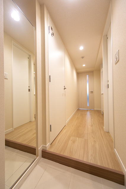 玄関　※写真は同タイプ住戸です。