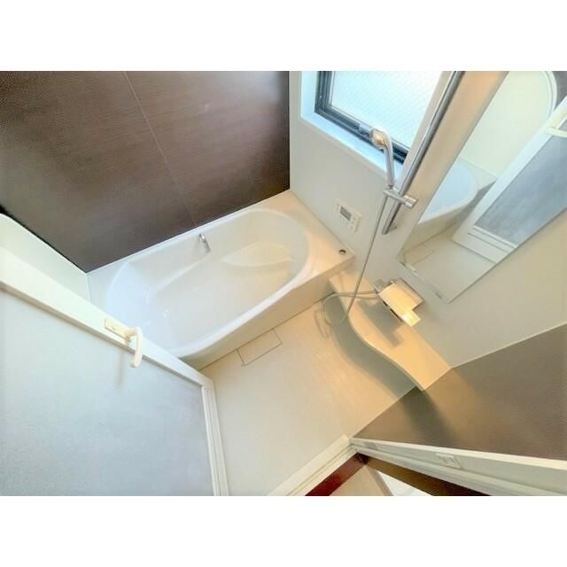 バス・シャワールーム　ゆったり過ごせるお風呂です