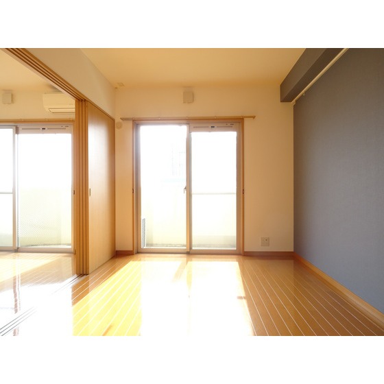その他部屋・スペース　アクセントクロスでオシャレを演出♪