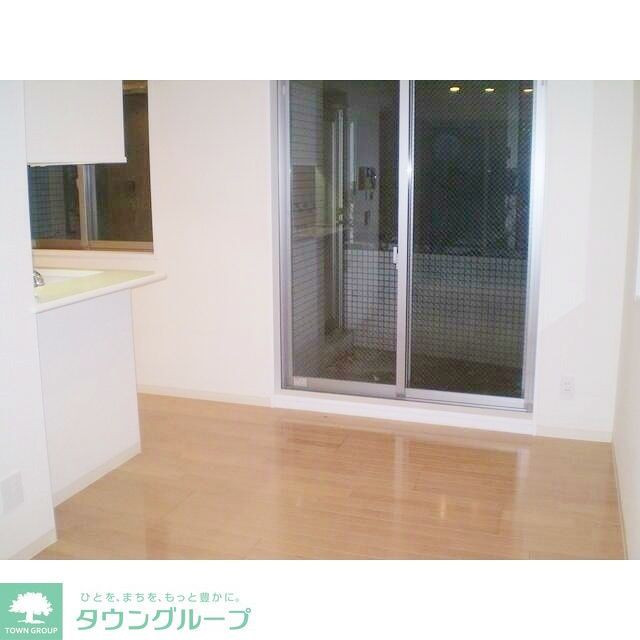 コンフォリア麻布台の居間写真