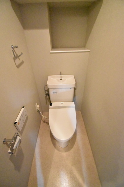 トイレ　※同タイプ別部屋の写真です