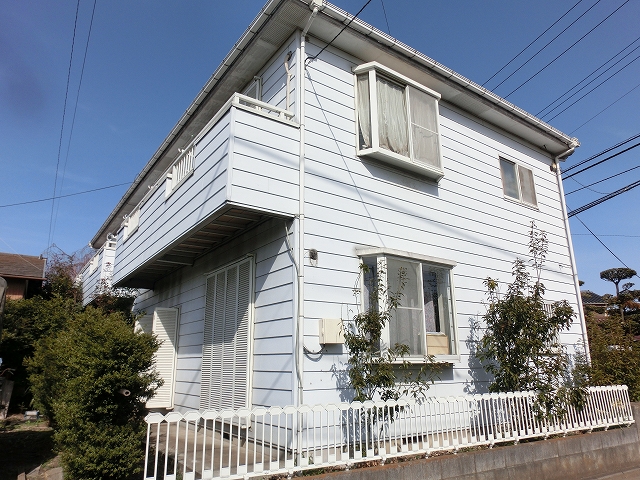 建物外観　のどかな住宅街に立地。