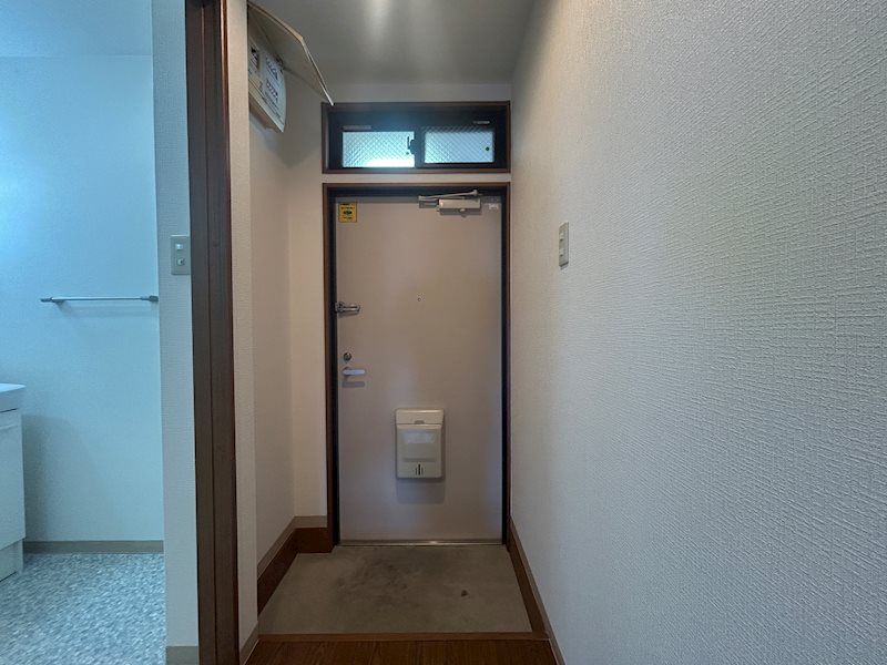 大増ビルの玄関写真