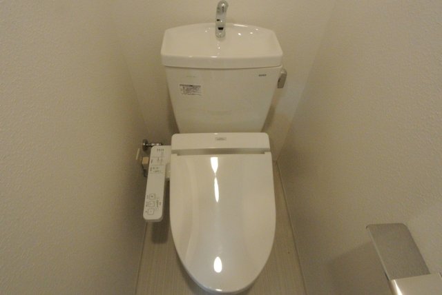 地下鉄谷町線 都島駅 徒歩5分 11階建 築8年のトイレ写真