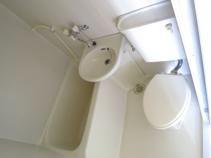 京王線 柴崎駅 徒歩4分 3階建 築31年のトイレ写真