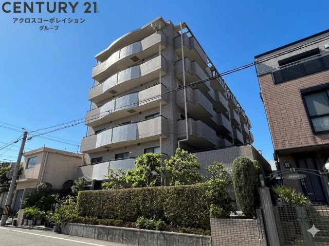 建物外観　オートロックで外部の人間が簡単に出入りできないため安心です。