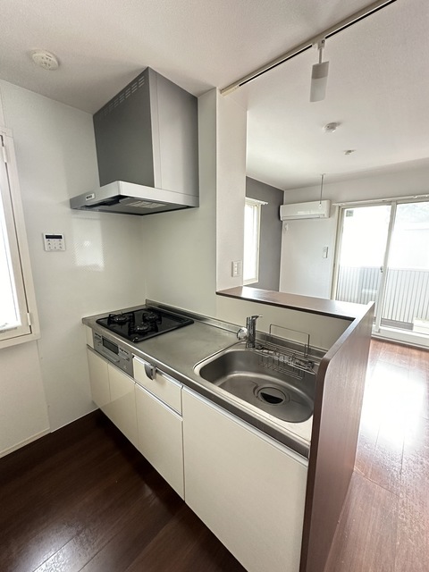 キッチン　別部屋参考写真です