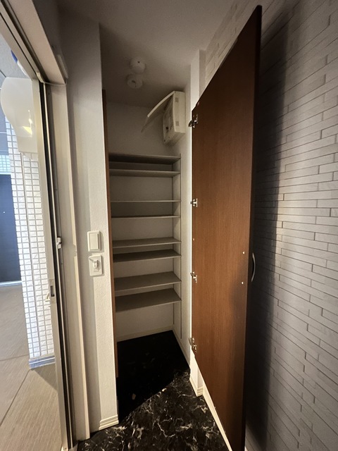 玄関　別部屋参考写真です