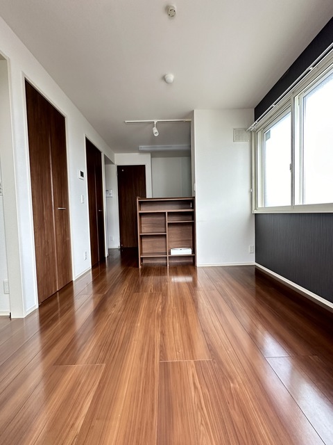 居室・リビング　別部屋参考写真です