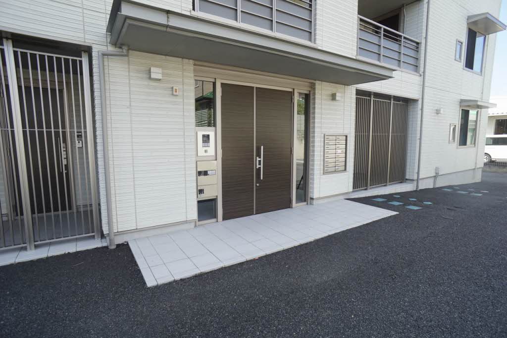建物外観　エントランス