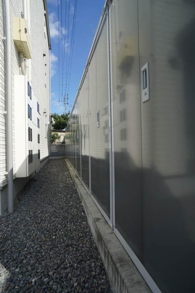 建物外観　ストッカー