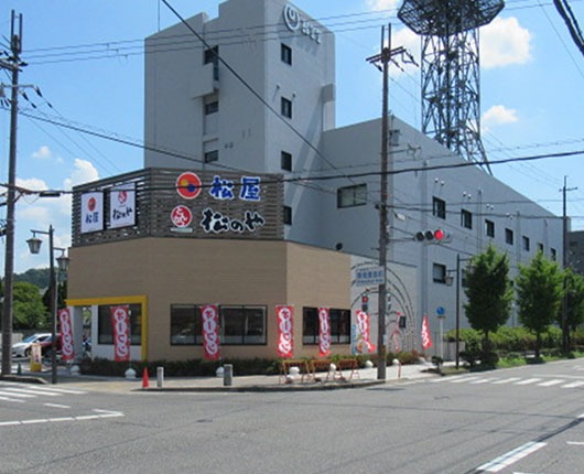 飲食店　松屋栗東市役所前店（松のや併設）（飲食店）まで1052m