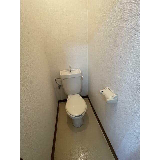 トイレ　別部屋の参考写真となります