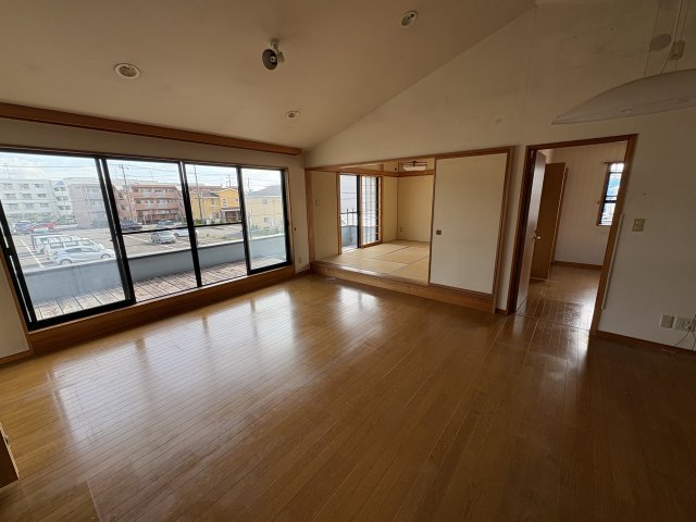 青木戸建の居間写真