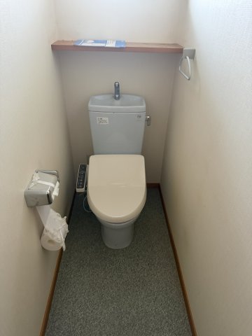青木戸建のトイレ写真