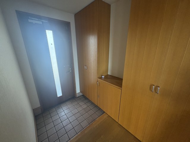 青木戸建の玄関写真