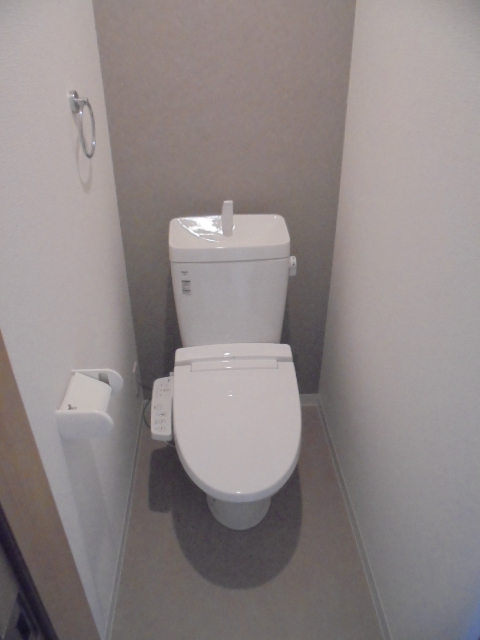 近鉄京都線 平城駅 徒歩3分 3階建 築1年のトイレ写真