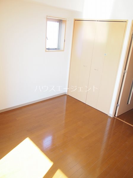 居室・リビング　日の当たるお部屋です。※参考画像