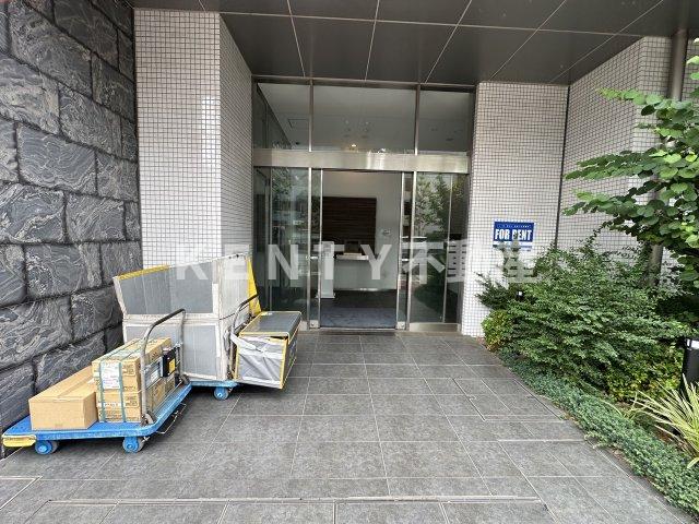 エントランス　建物の内部です