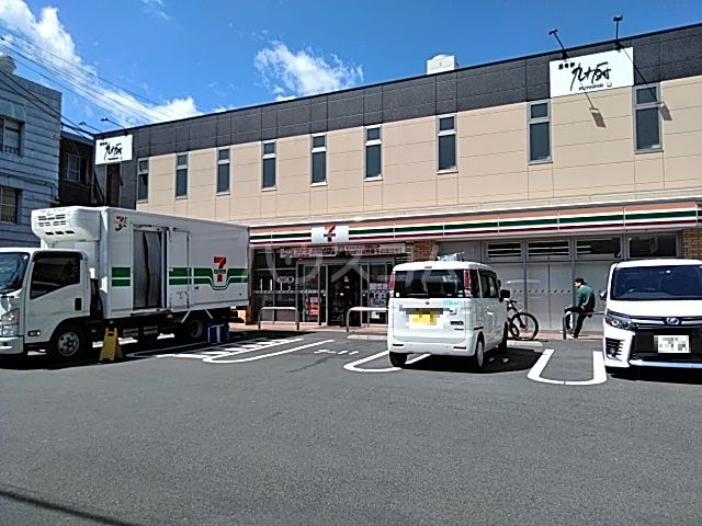 コンビニ　セブンイレブン 富士市本町通り店（コンビニ）まで106m
