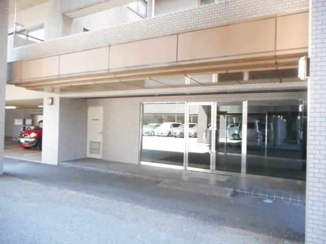 エントランス　毎日通るエントランスはこのようになっています