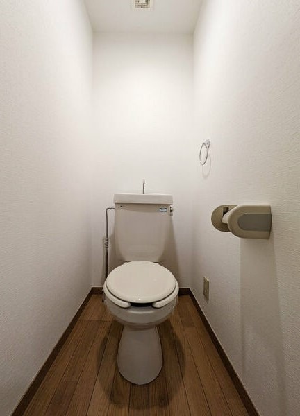 地下鉄七隈線 金山駅 徒歩4分 5階建 築31年のトイレ写真