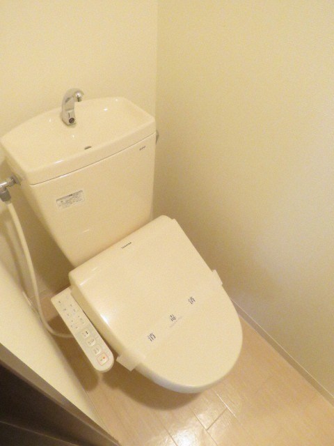 トイレ　ウォシュレット設置済みです！