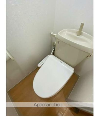 ＪＲ横須賀線 東戸塚駅 徒歩11分 2階建 築27年のトイレ写真
