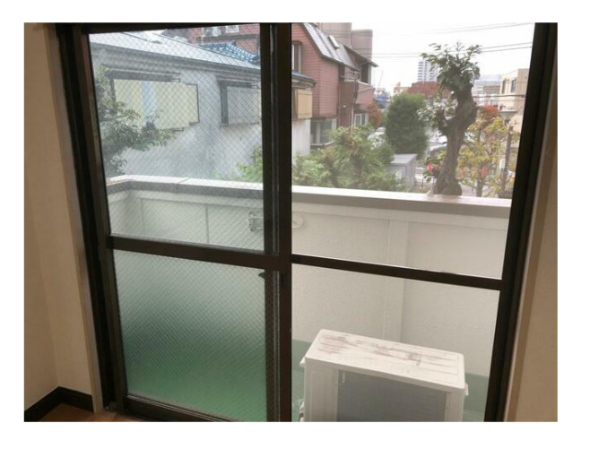 バルコニー　バルコニーからの眺めを楽しみながら食事をしませんか