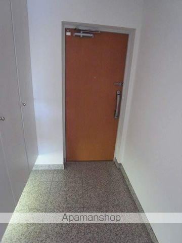 アーデン上本町の玄関写真