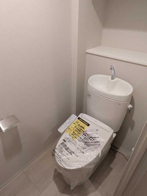 トイレ　※同間取り別号室の写真です