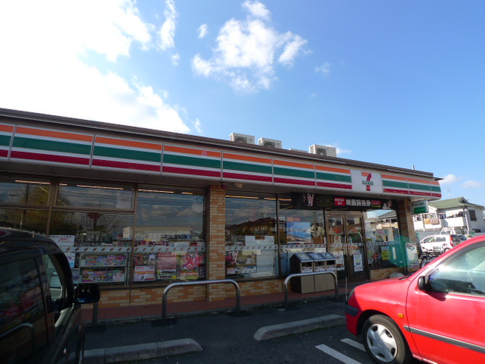 コンビニ　セブンイレブン（コンビニ）まで350m